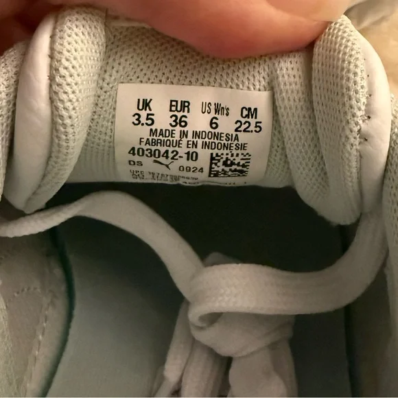 Puma Turino White and Mint Sneakers - Picture 6 of 6